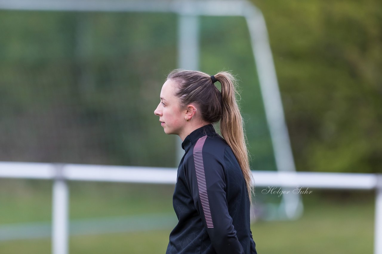 Bild 195 - Co-Trainerin der Frauen Nationalmannschaft Britta Carlson in Wahlstedt